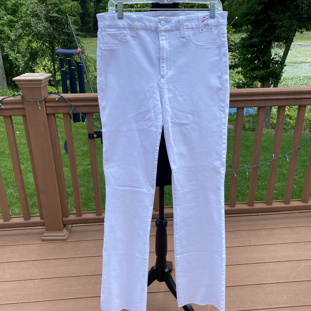 NWT Joe’s white jeans. Size 32. Bootcut curvy.